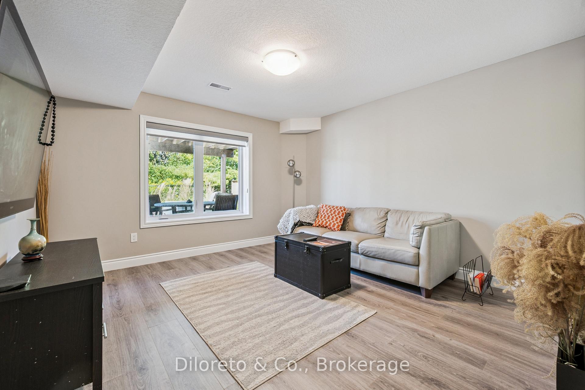 Photo 40 of 18 McIntyre Court, Guelph, Pineridge/Westminster Woods — HOMEH