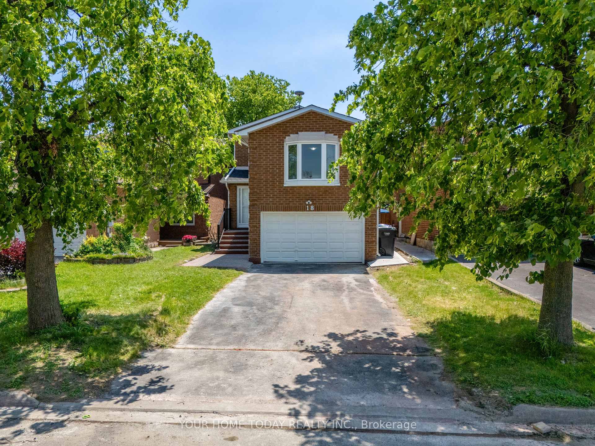 Photo 12 of 18 Alabaster Drive, Brampton, Brampton North — HOMEH