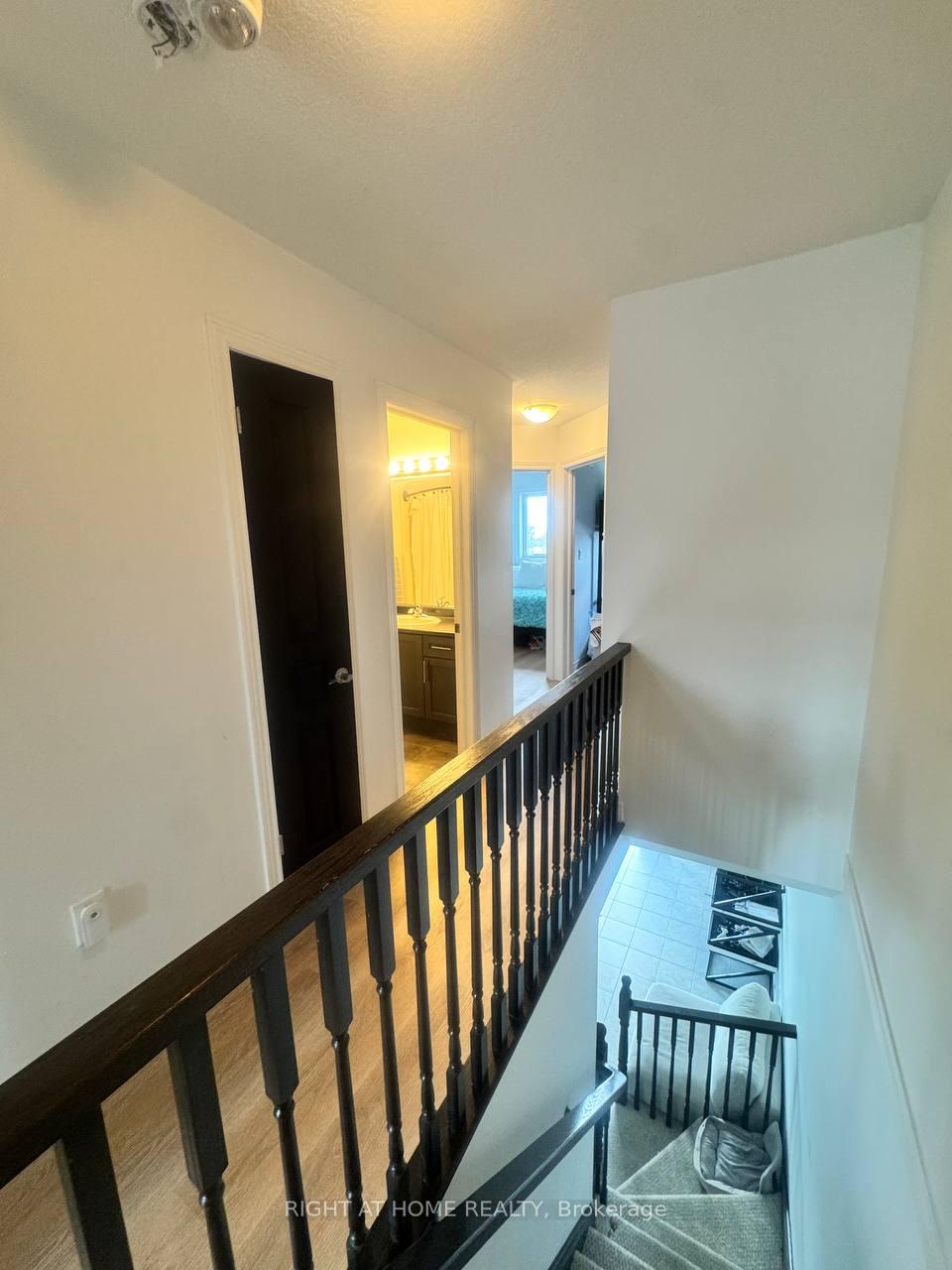 Photo 12 of 38 Bloom Crescent, Hamilton, Rural Glanbrook — HOMEH