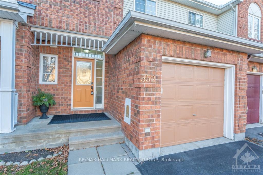 Photo 3 of 552 Wild Shore Crescent, Ottawa, Riverside South/Gloucester Glen — HOMEH