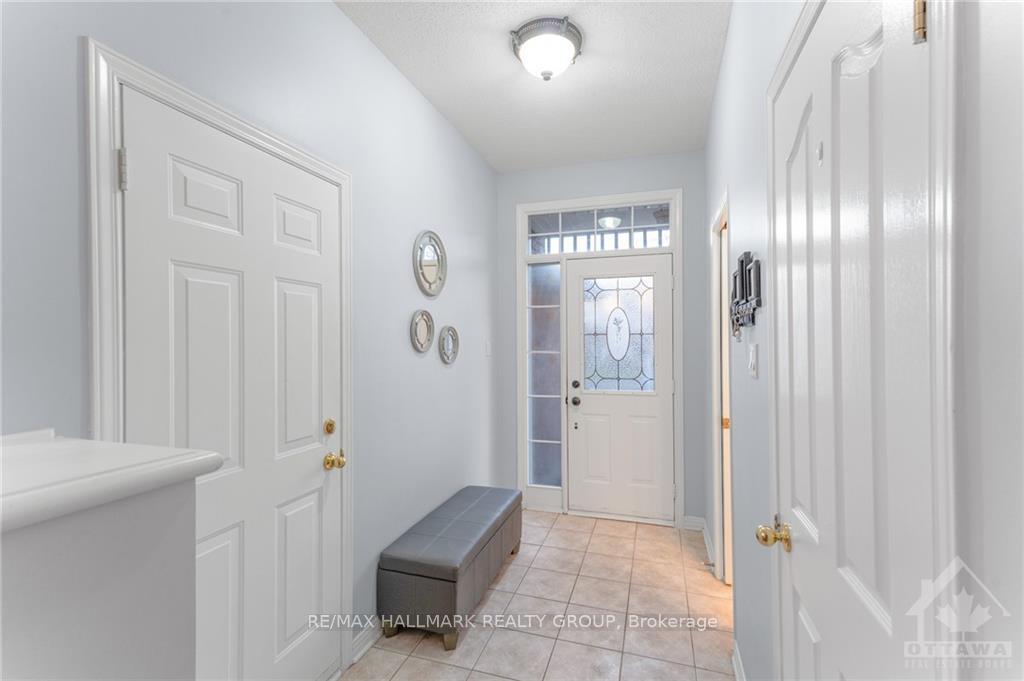 Photo 4 of 552 Wild Shore Crescent, Ottawa, Riverside South/Gloucester Glen — HOMEH