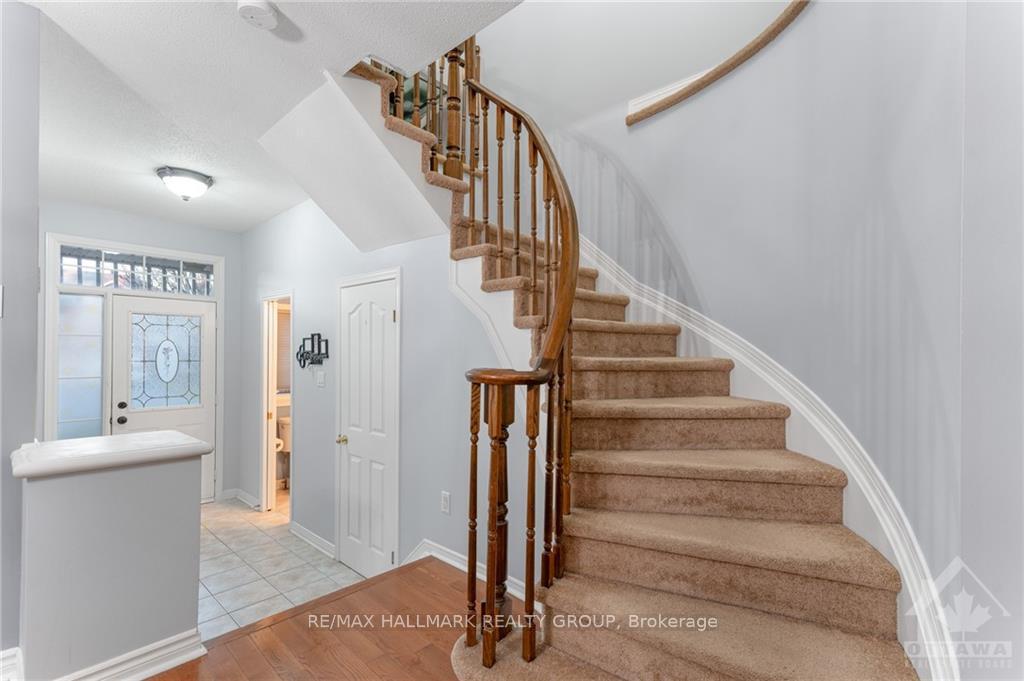 Photo 15 of 552 Wild Shore Crescent, Ottawa, Riverside South/Gloucester Glen — HOMEH