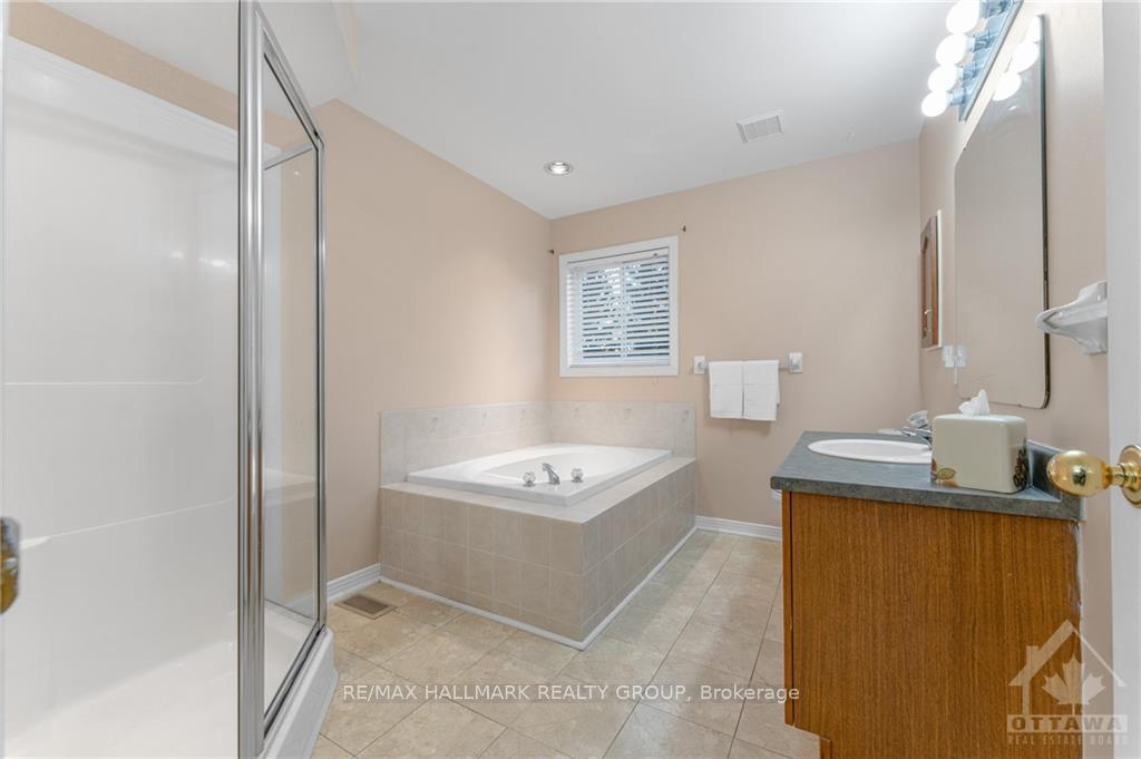 Photo 20 of 552 Wild Shore Crescent, Ottawa, Riverside South/Gloucester Glen — HOMEH