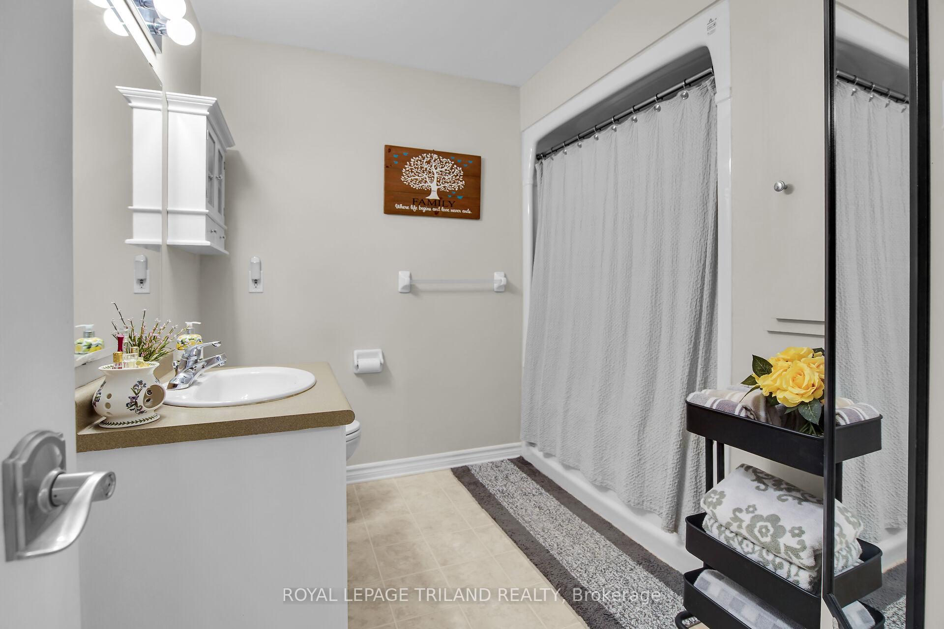 Photo 43 of 852 Silversmith Street, London, North M — HOMEH