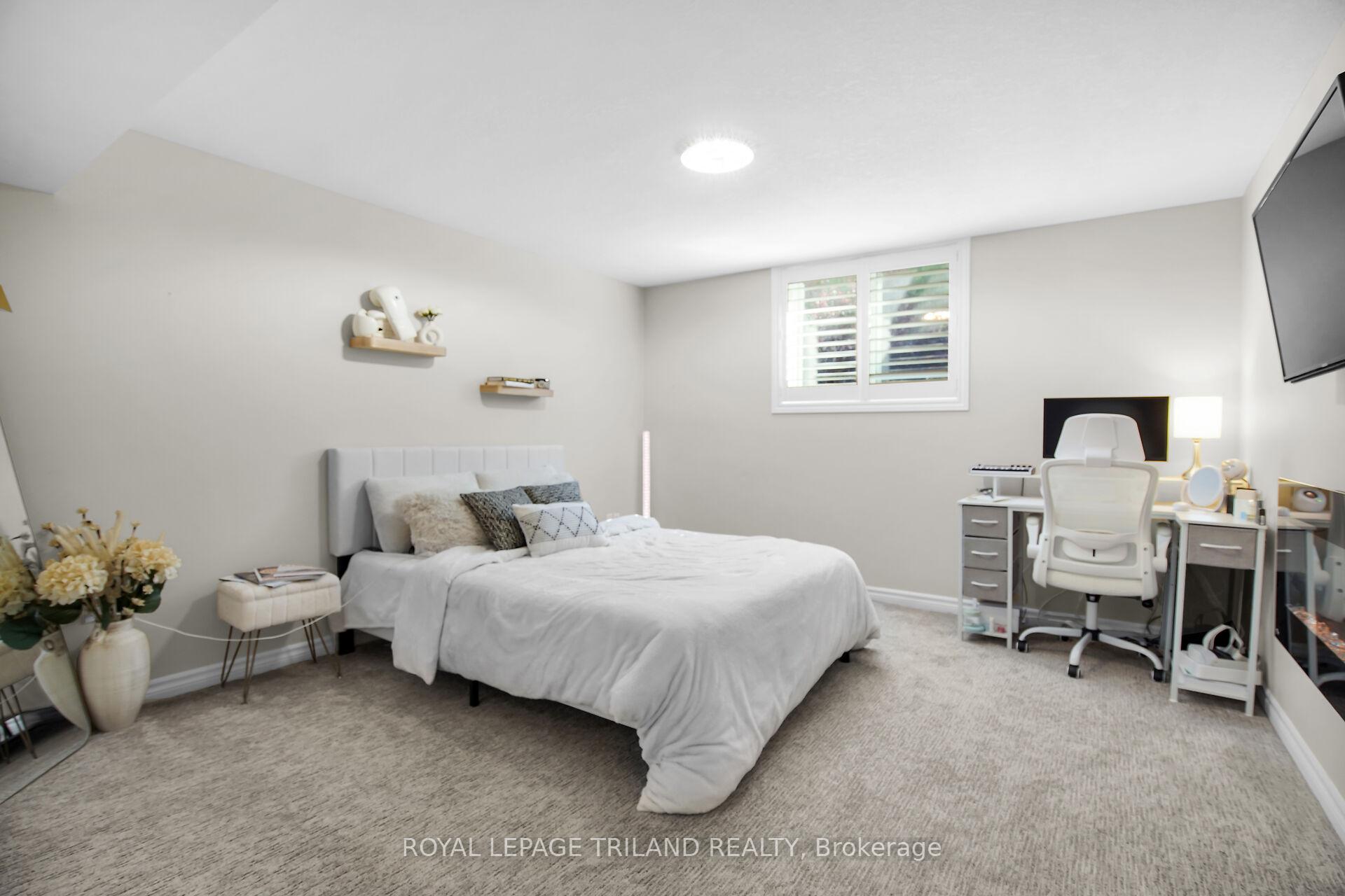Photo 40 of 852 Silversmith Street, London, North M — HOMEH