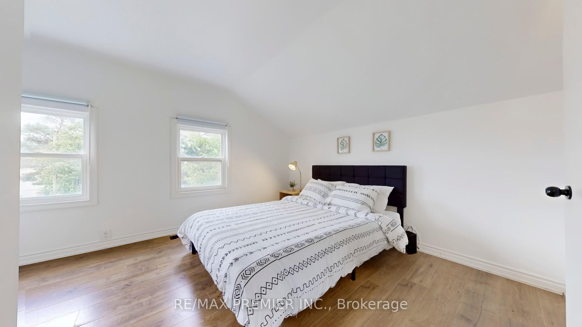 Photo 15 of 1 Burness Drive, St. Catharines, Secord Woods — HOMEH