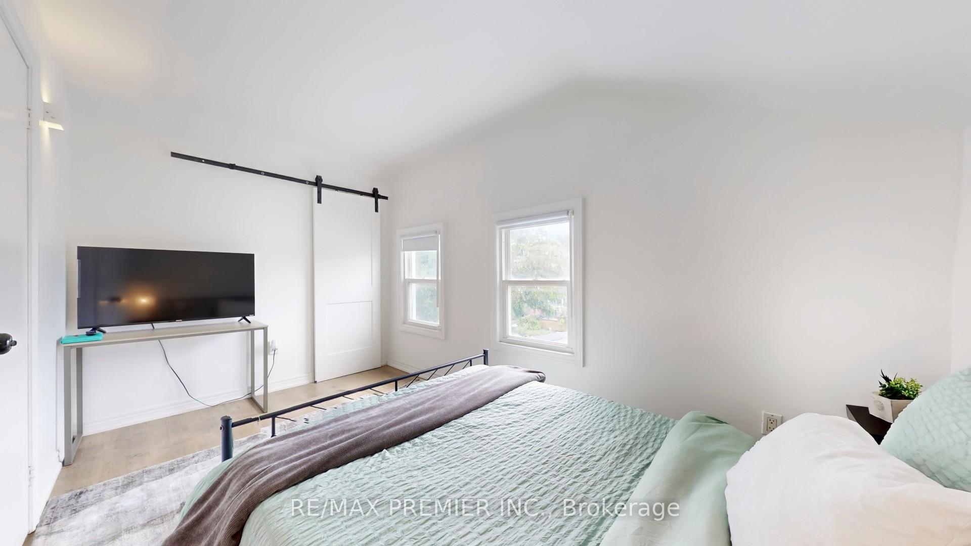 Photo 17 of 1 Burness Drive, St. Catharines, Secord Woods — HOMEH