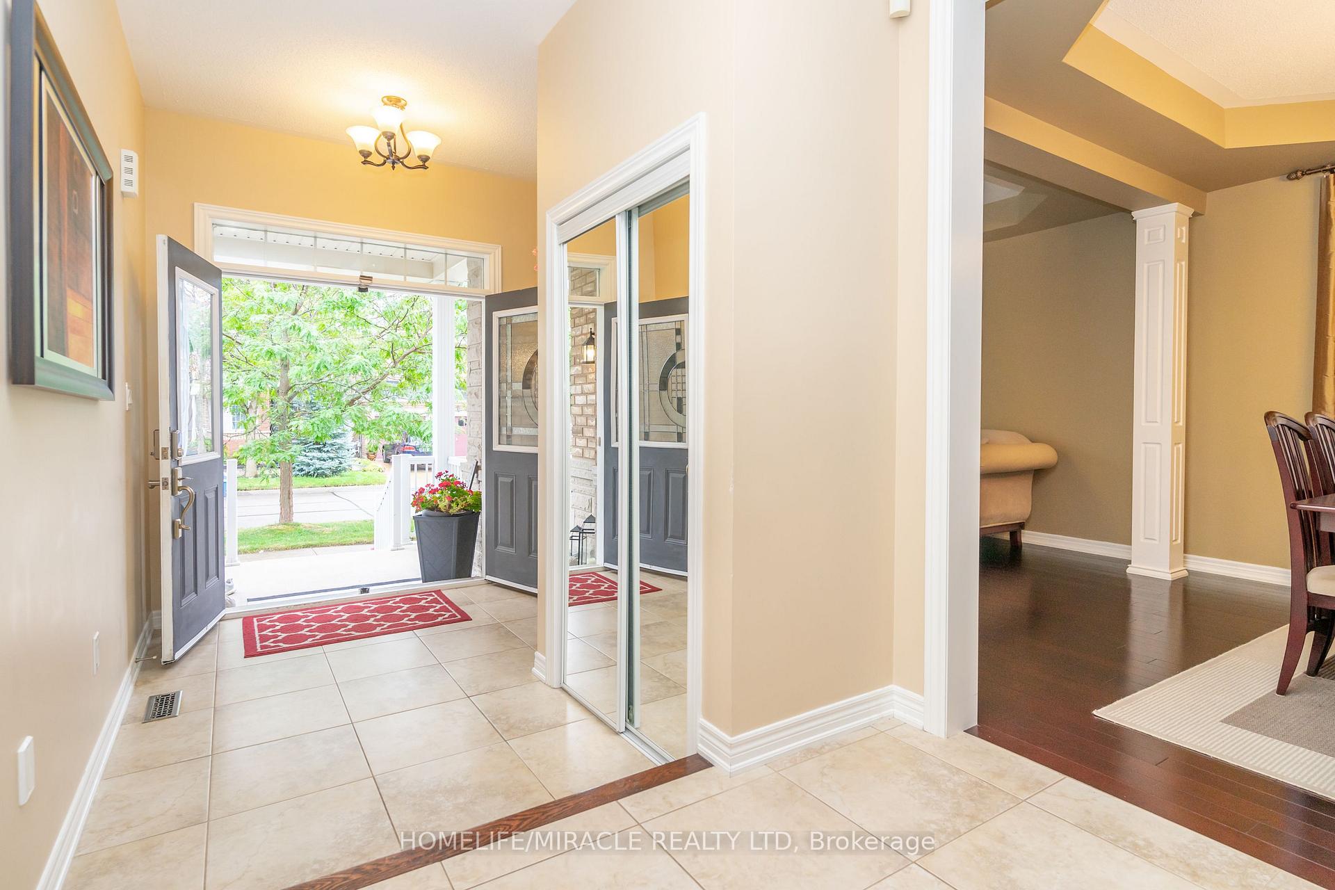 Photo 11 of 22 Malborough Road, Markham, Box Grove — HOMEH