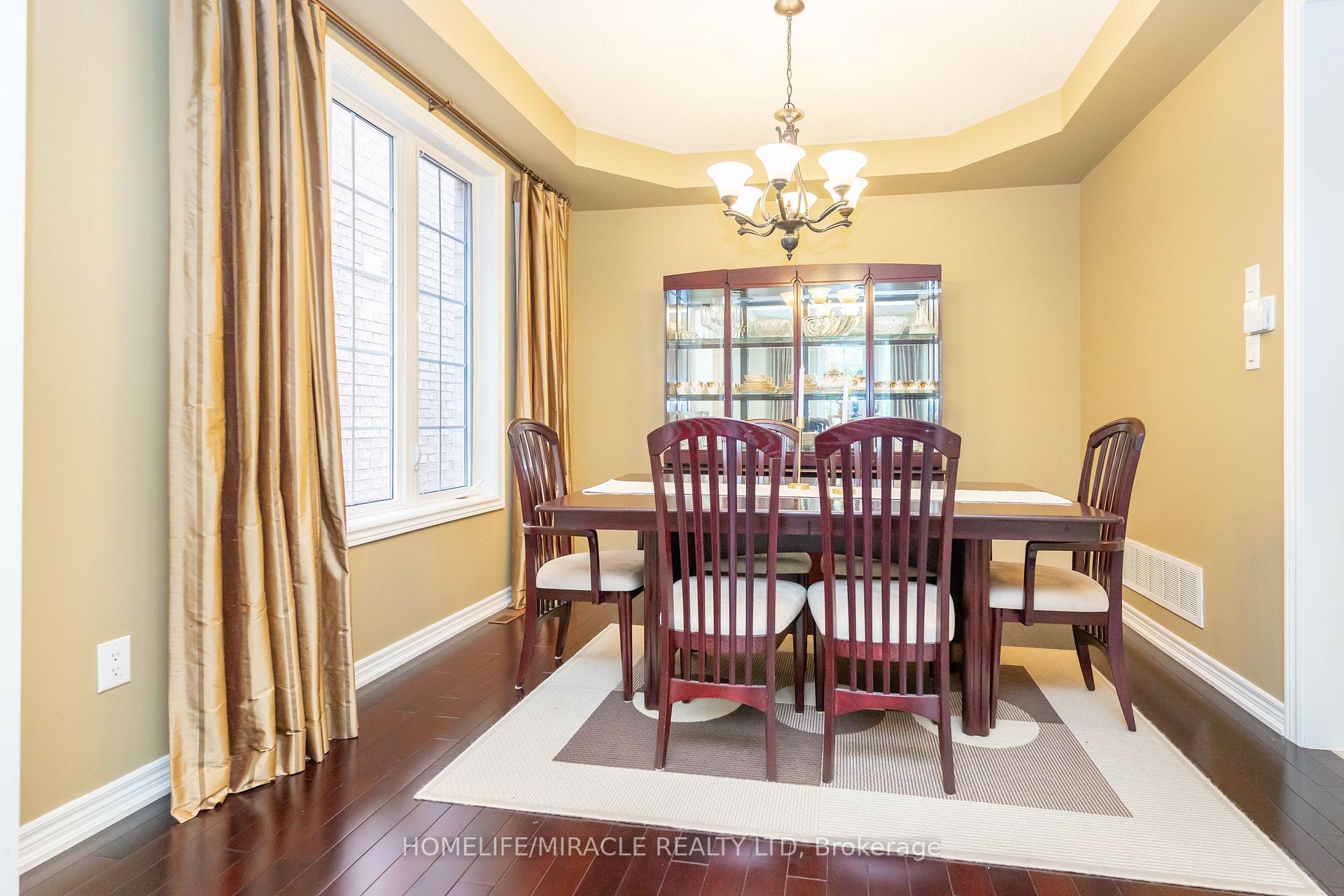 Photo 3 of 22 Malborough Road, Markham, Box Grove — HOMEH