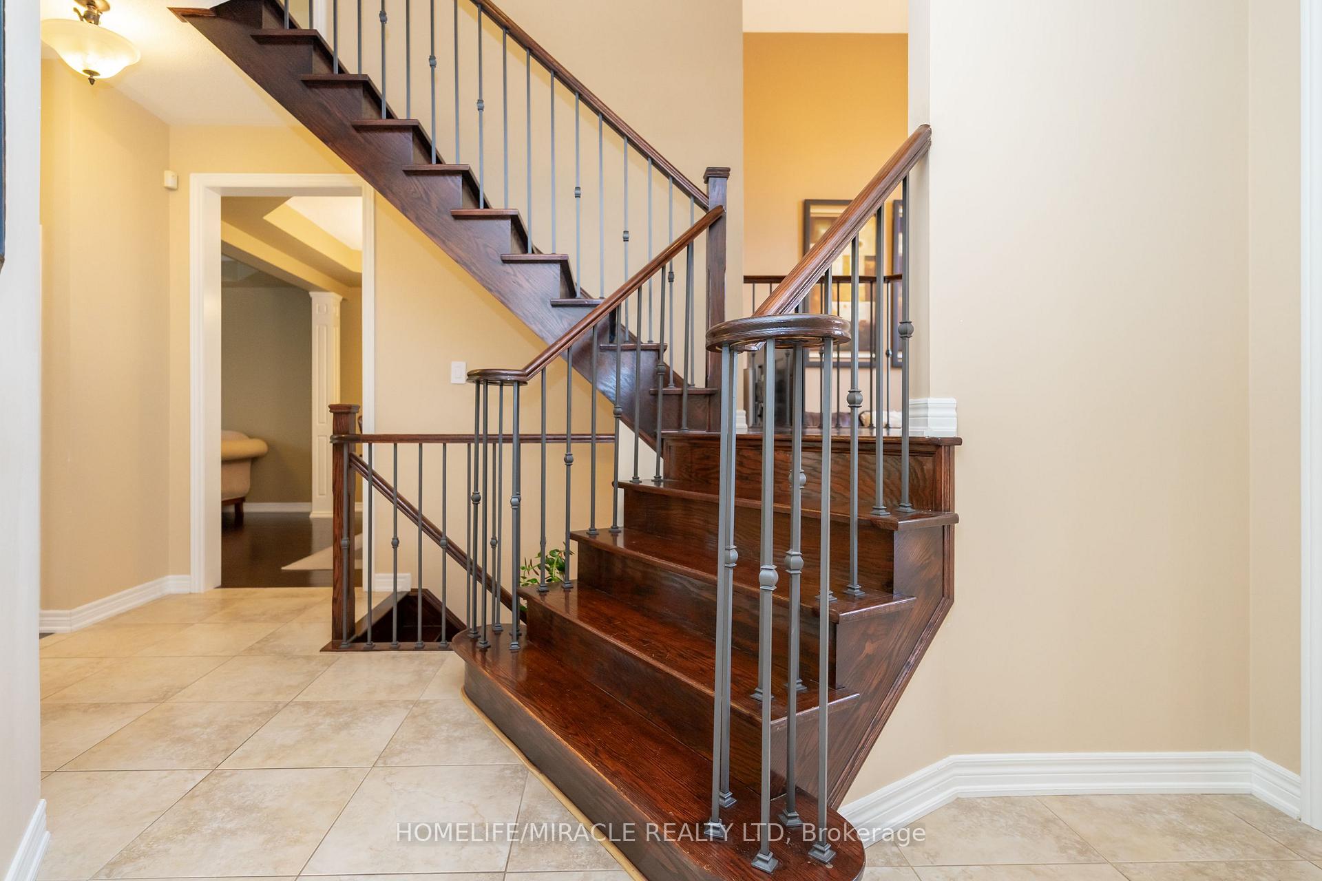 Photo 10 of 22 Malborough Road, Markham, Box Grove — HOMEH
