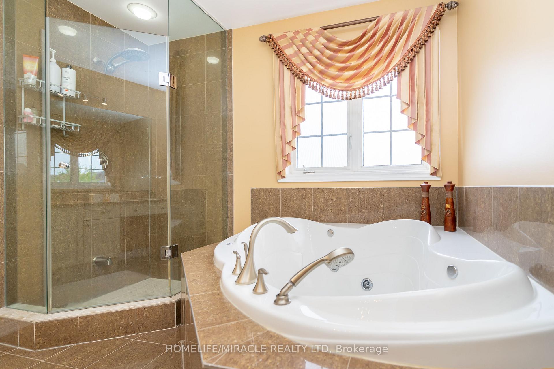 Photo 15 of 22 Malborough Road, Markham, Box Grove — HOMEH
