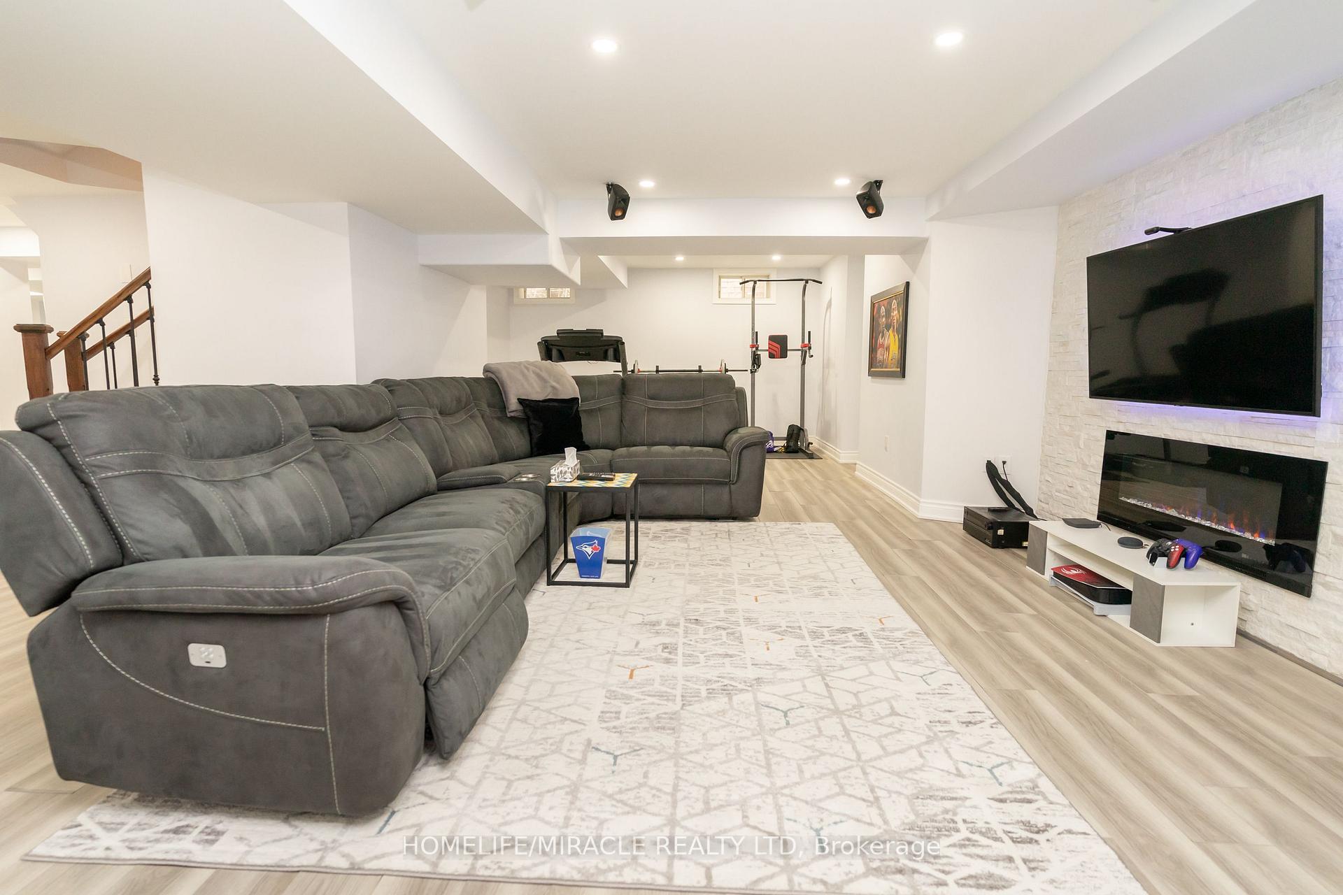 Photo 43 of 22 Malborough Road, Markham, Box Grove — HOMEH