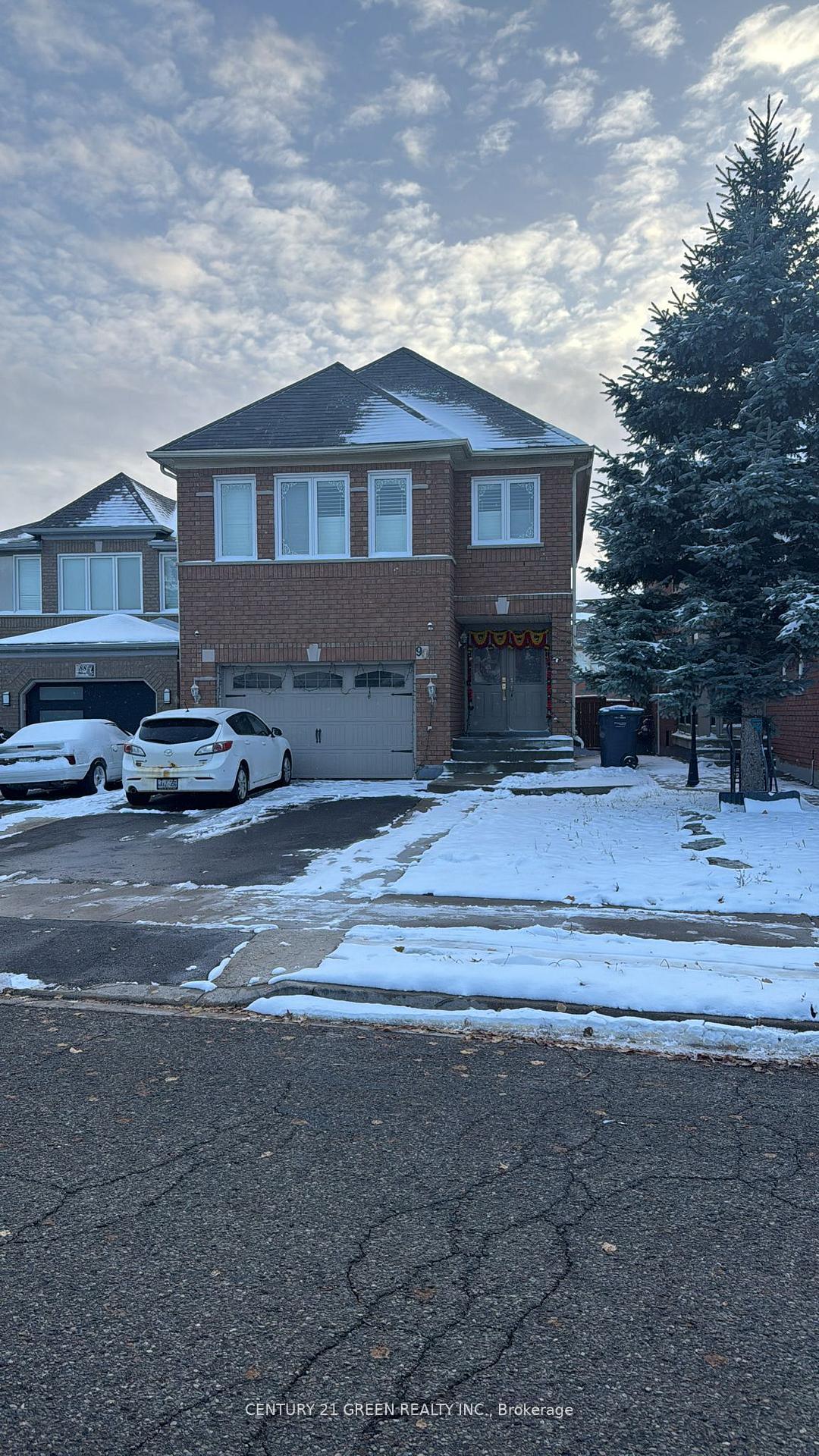 Front of 90 Wildberry Crescent