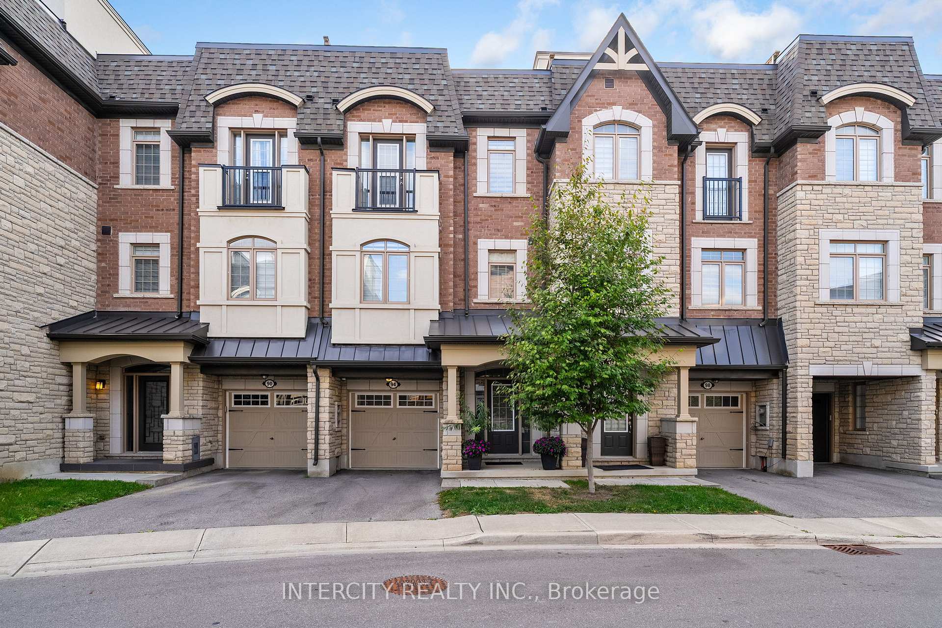 Photo 1 of 94 Glazebrook Drive, Vaughan, East Woodbridge — HOMEH