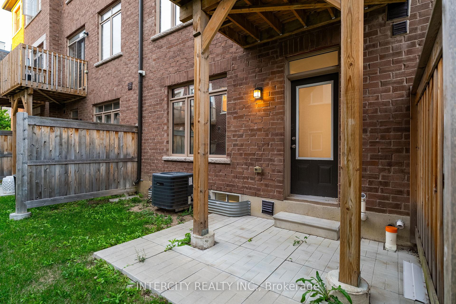 Photo 9 of 94 Glazebrook Drive, Vaughan, East Woodbridge — HOMEH