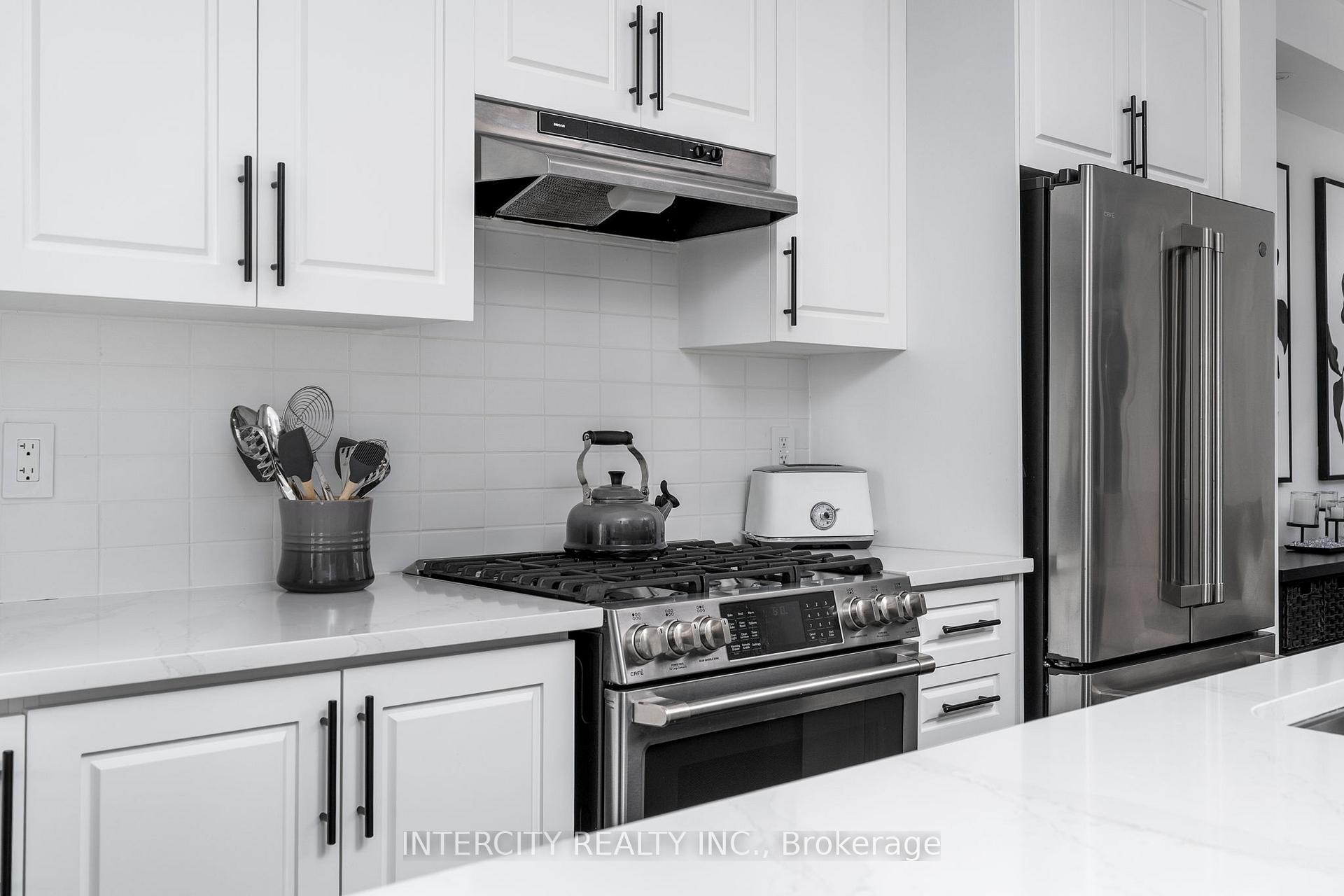 Photo 25 of 94 Glazebrook Drive, Vaughan, East Woodbridge — HOMEH