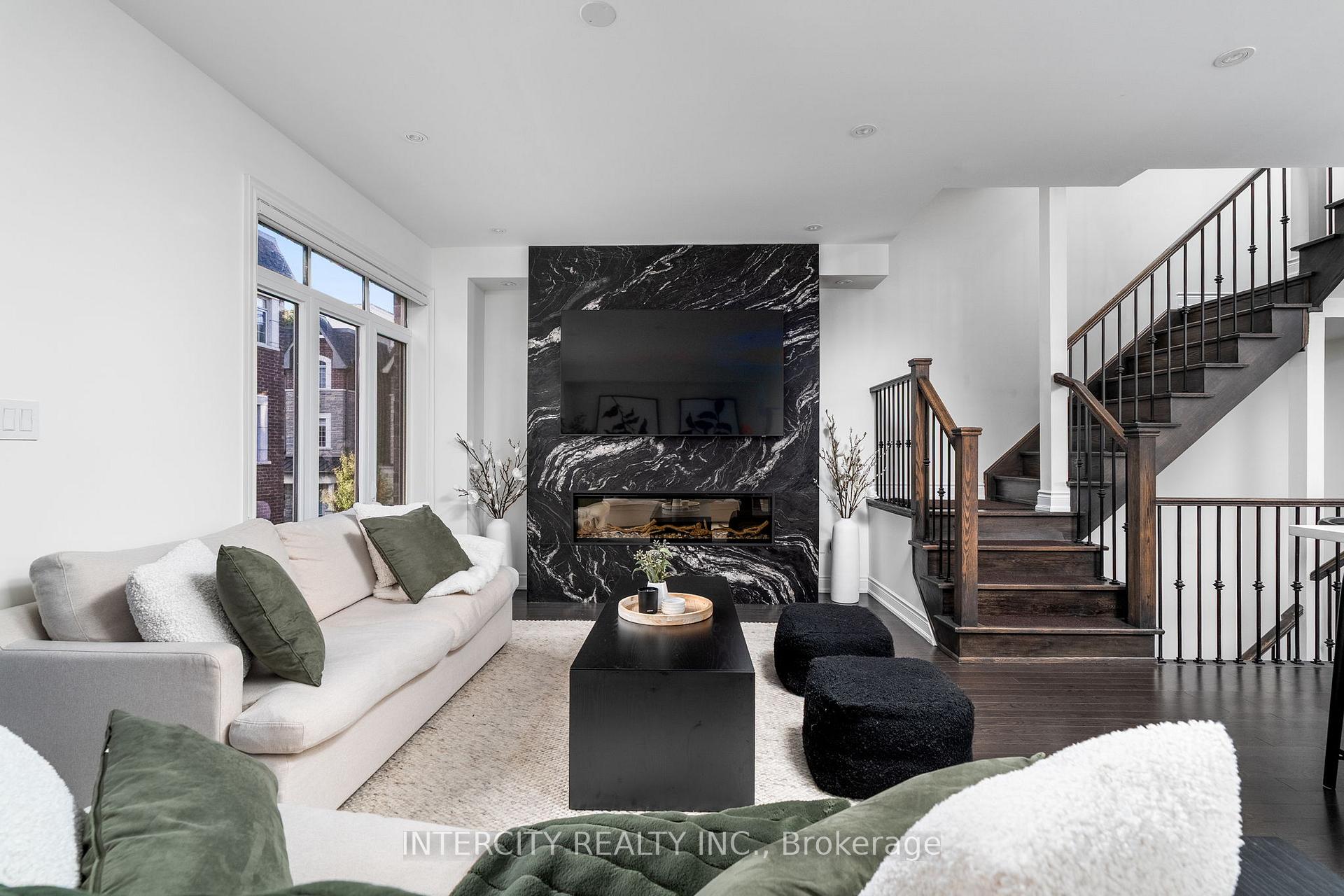 Photo 16 of 94 Glazebrook Drive, Vaughan, East Woodbridge — HOMEH