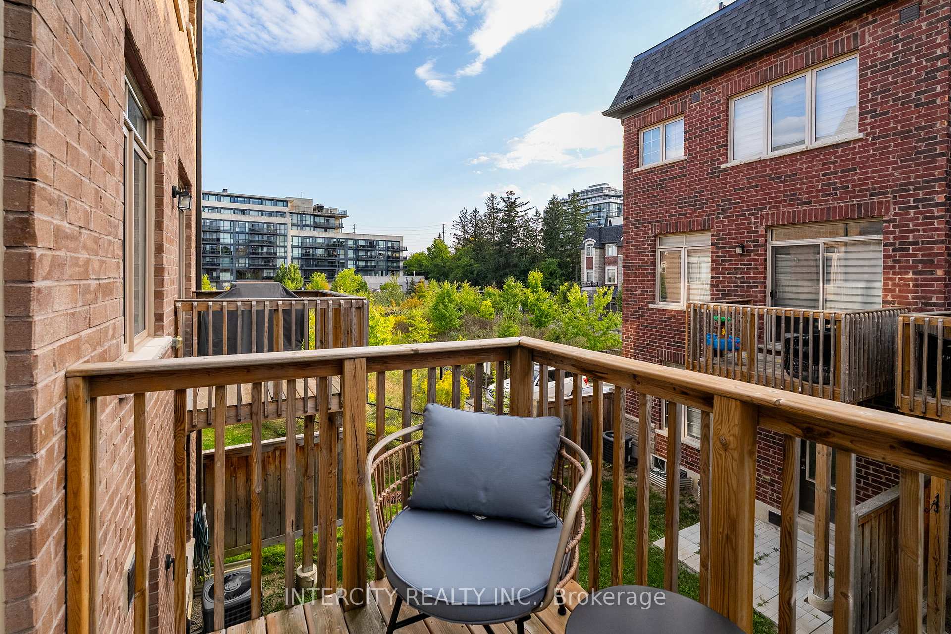 Photo 33 of 94 Glazebrook Drive, Vaughan, East Woodbridge — HOMEH