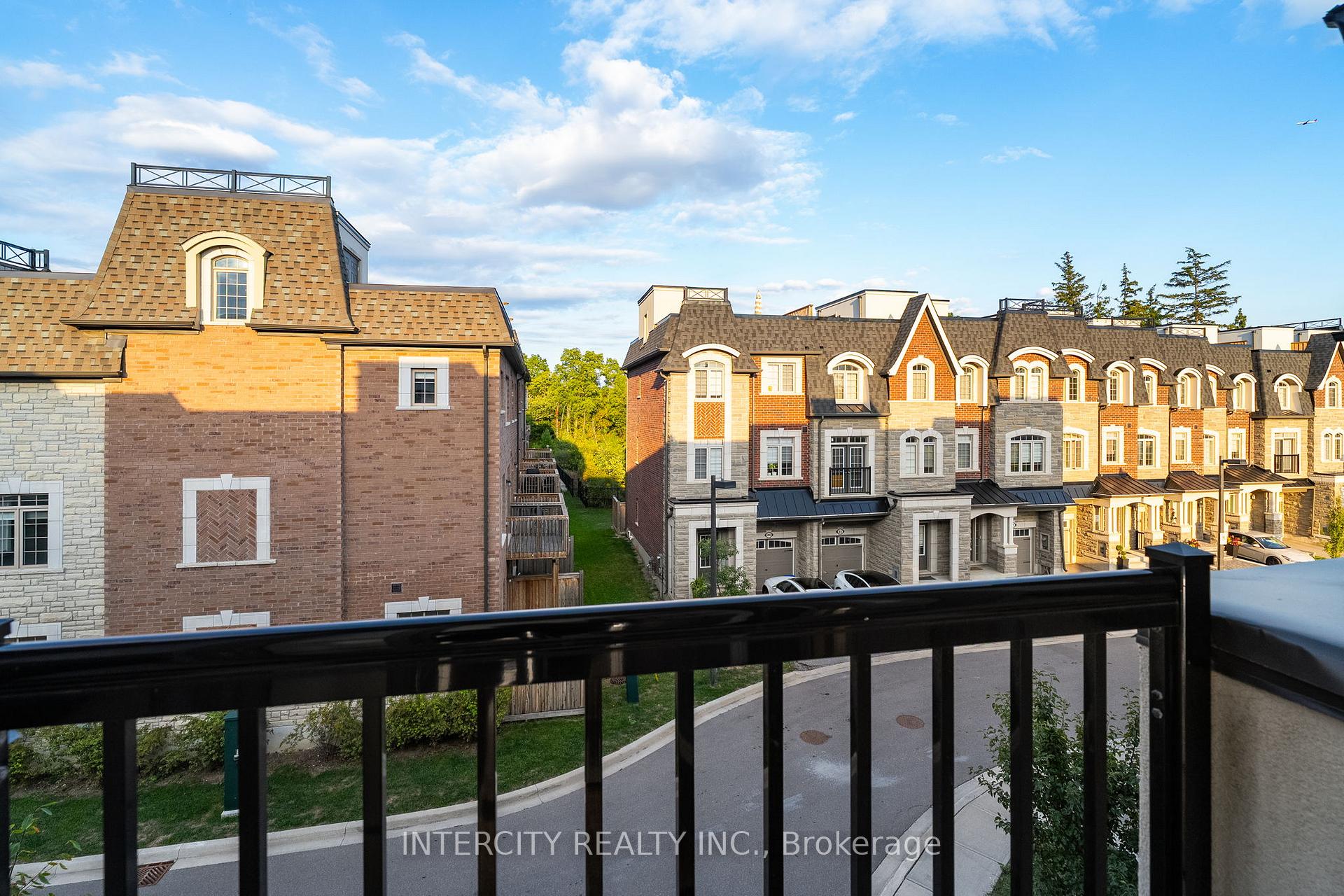 Photo 32 of 94 Glazebrook Drive, Vaughan, East Woodbridge — HOMEH