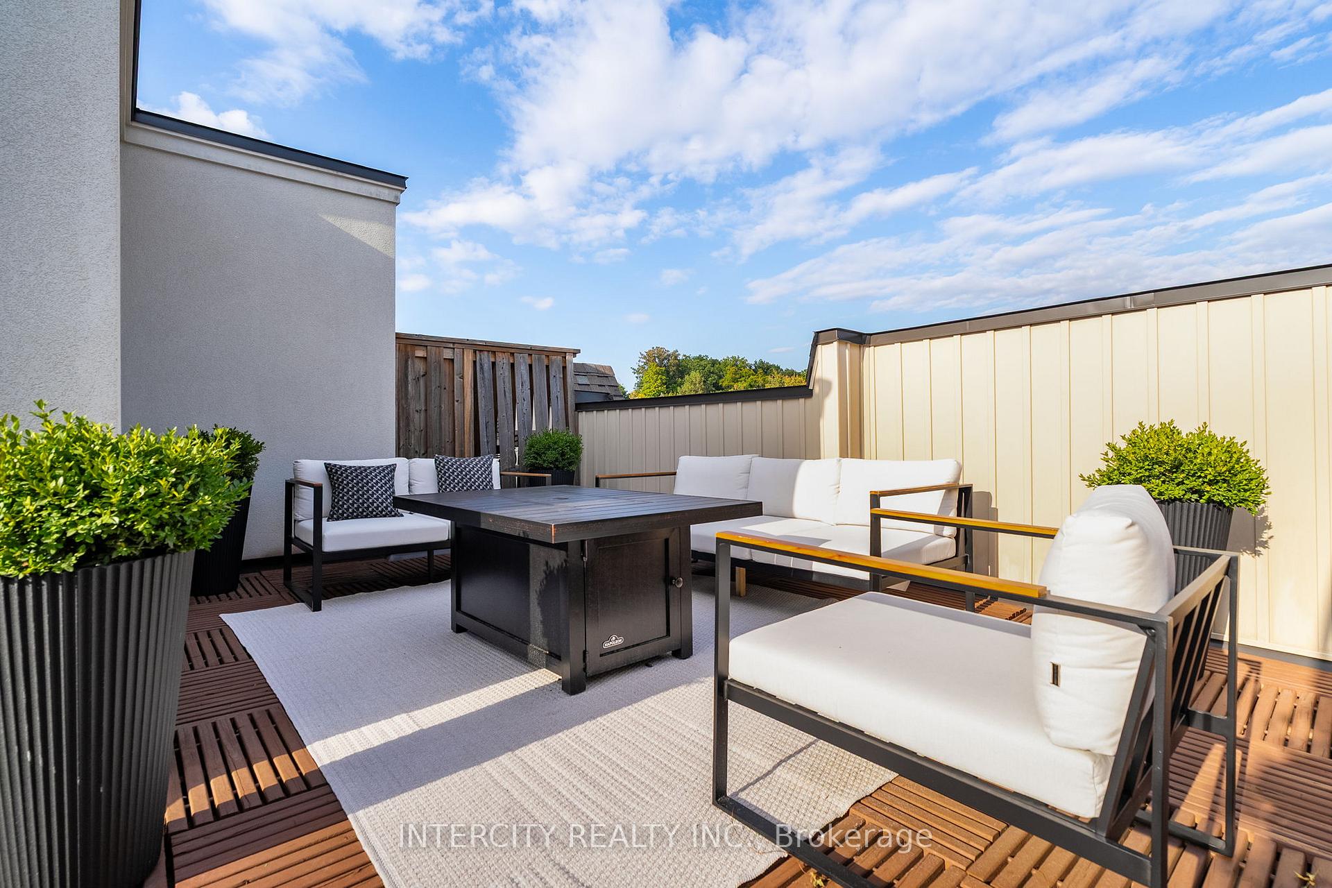 Photo 31 of 94 Glazebrook Drive, Vaughan, East Woodbridge — HOMEH