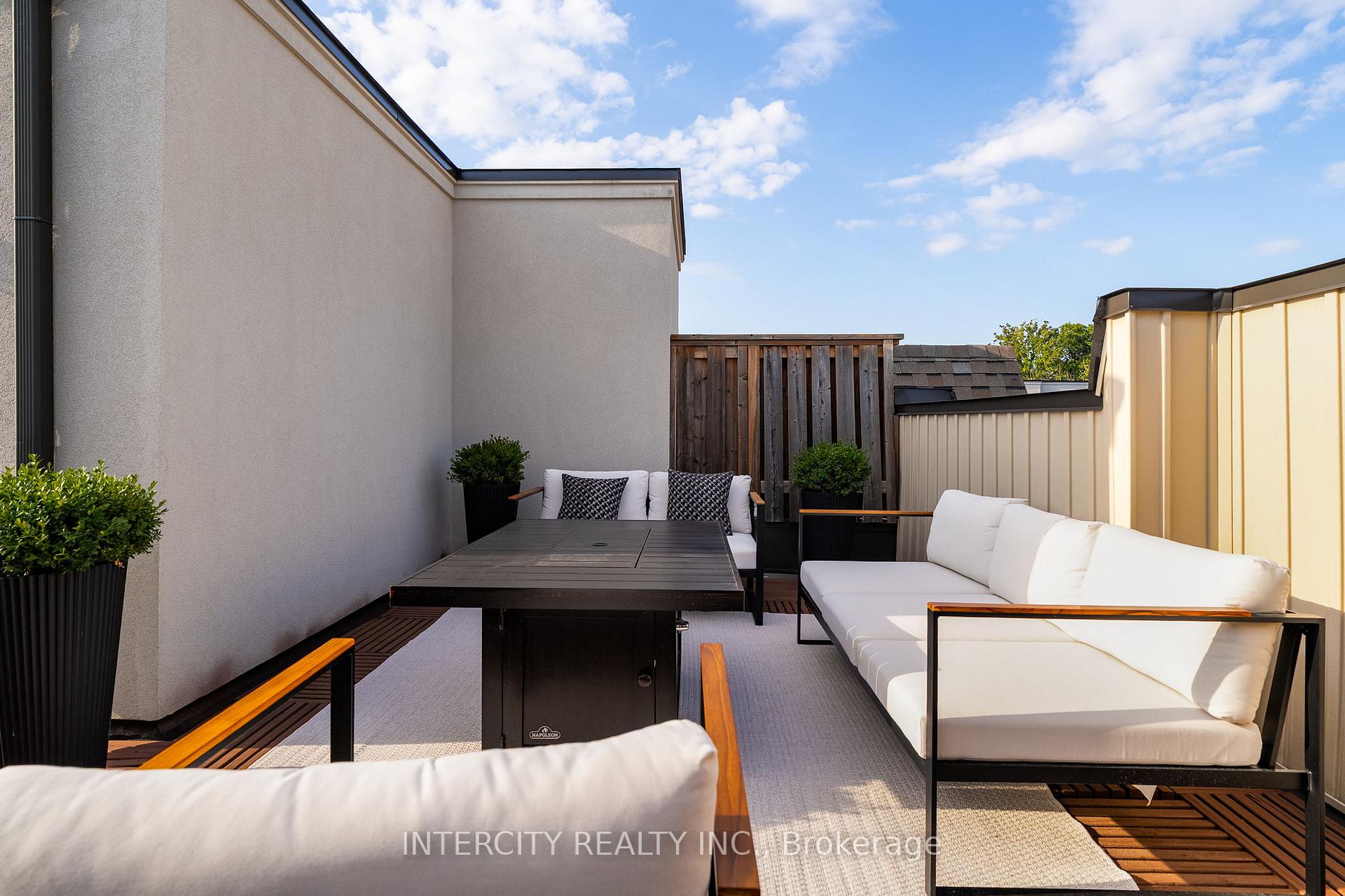 Photo 29 of 94 Glazebrook Drive, Vaughan, East Woodbridge — HOMEH