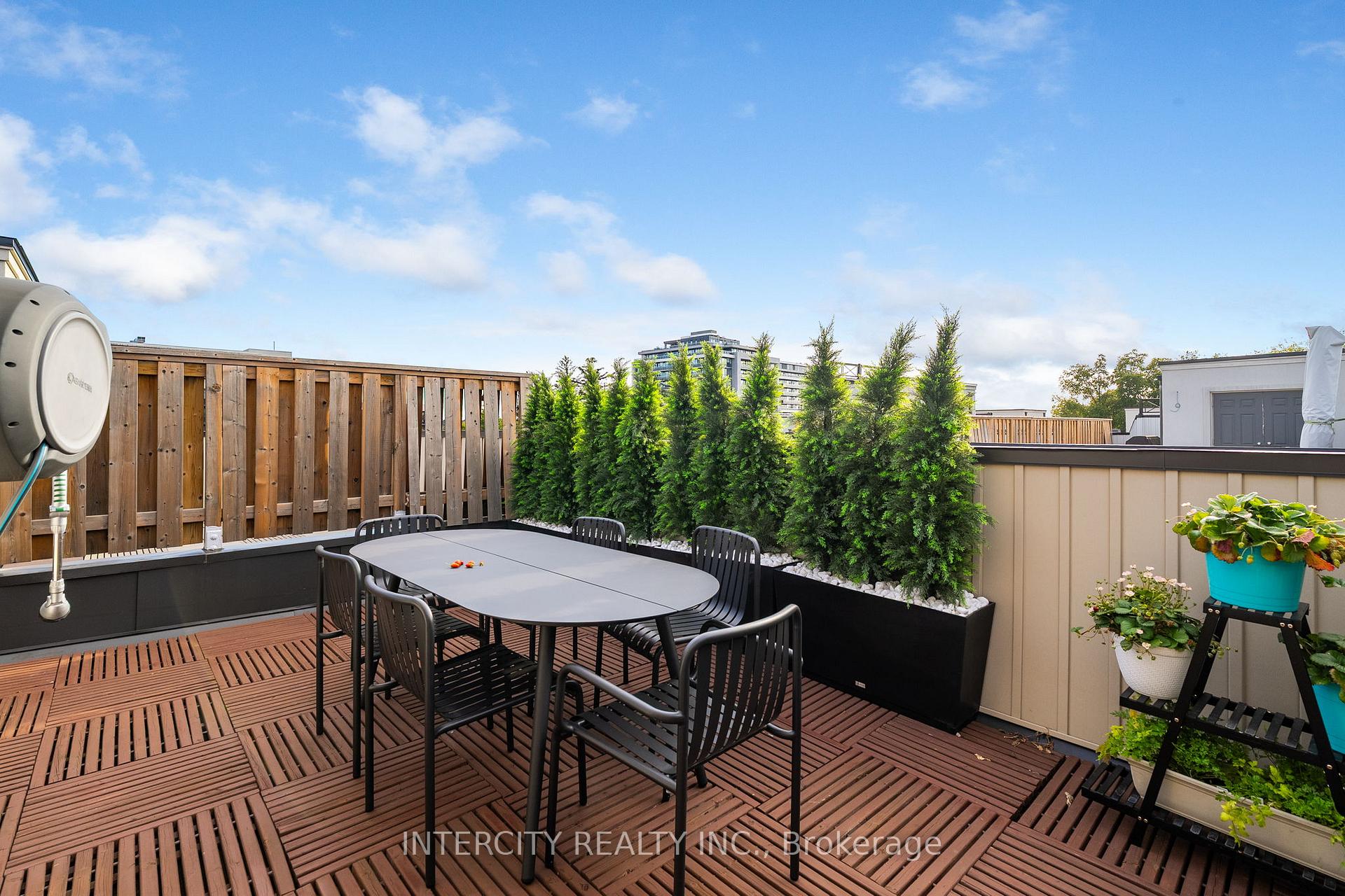 Photo 37 of 94 Glazebrook Drive, Vaughan, East Woodbridge — HOMEH