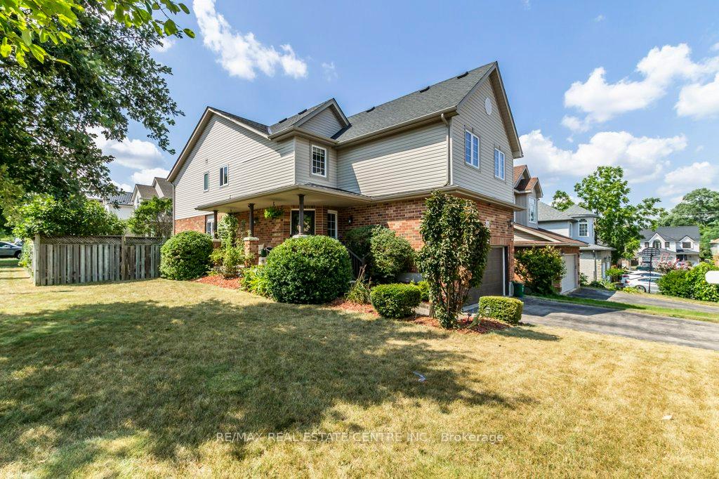 Photo 1 of 19 Apple Ridge Drive, Kitchener — HOMEH