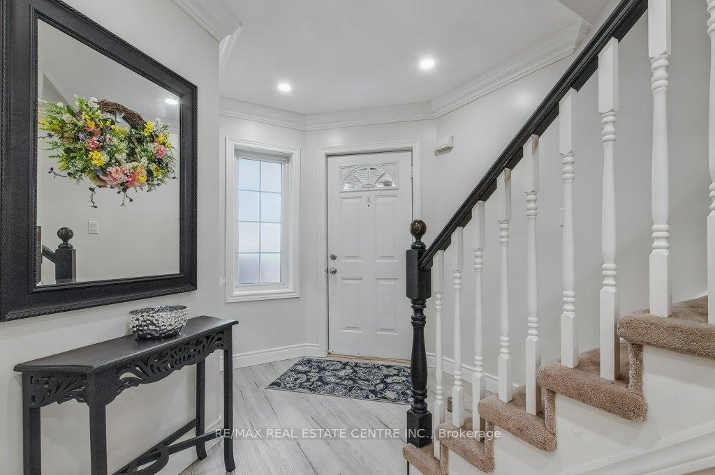 Photo 21 of 19 Apple Ridge Drive, Kitchener — HOMEH