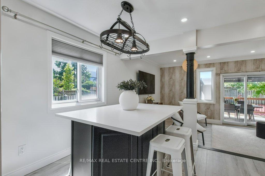 Photo 18 of 19 Apple Ridge Drive, Kitchener — HOMEH