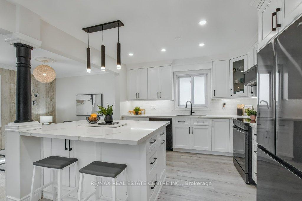 Photo 27 of 19 Apple Ridge Drive, Kitchener — HOMEH