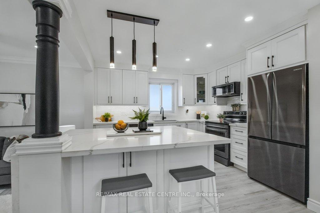 Photo 10 of 19 Apple Ridge Drive, Kitchener — HOMEH
