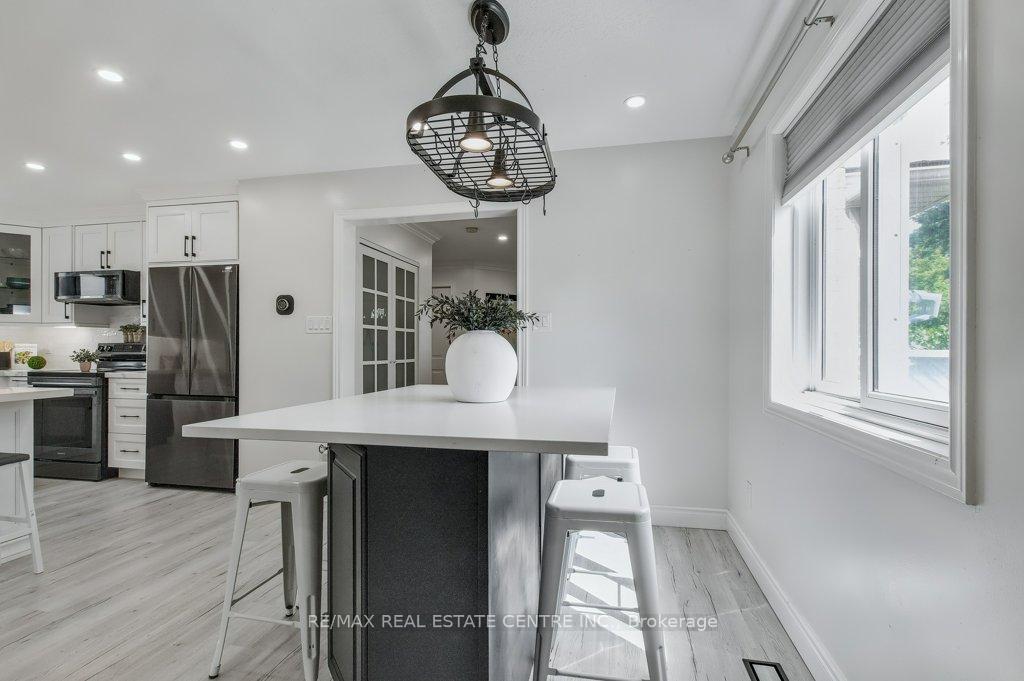 Photo 11 of 19 Apple Ridge Drive, Kitchener — HOMEH