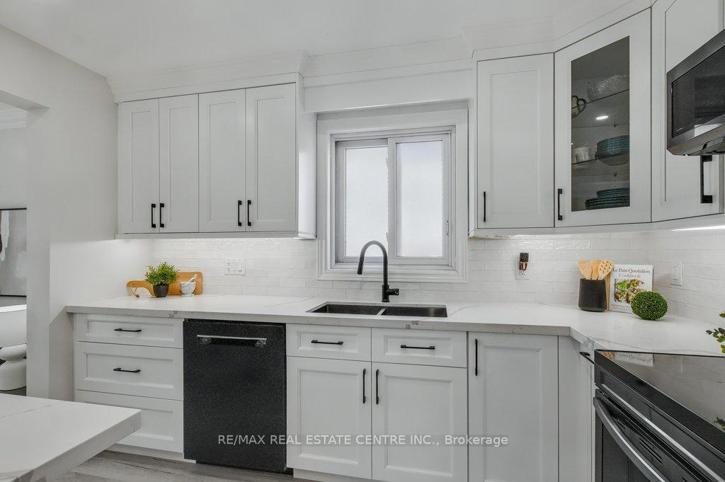 Photo 26 of 19 Apple Ridge Drive, Kitchener — HOMEH