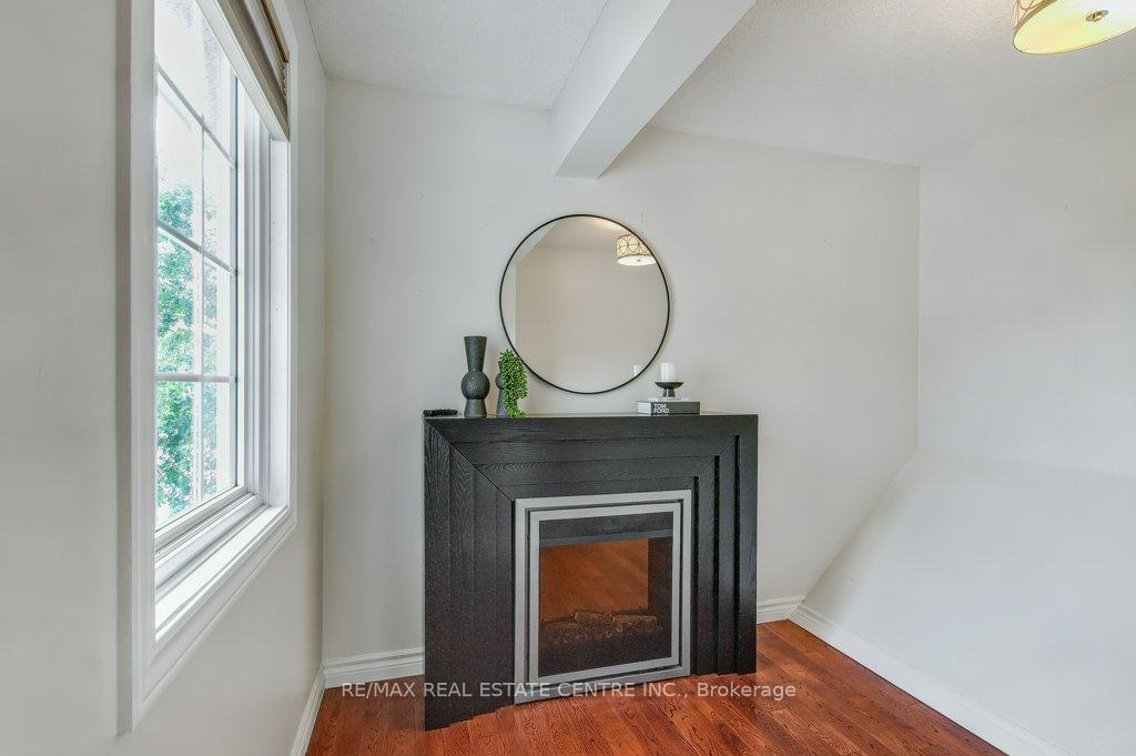 Photo 31 of 19 Apple Ridge Drive, Kitchener — HOMEH