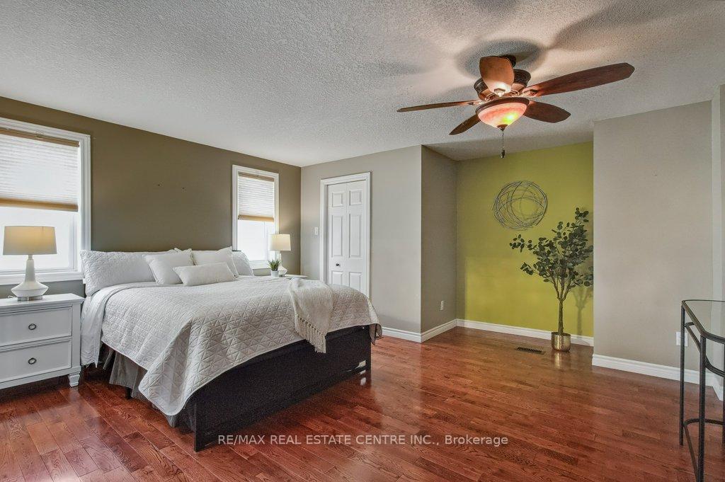 Photo 24 of 19 Apple Ridge Drive, Kitchener — HOMEH