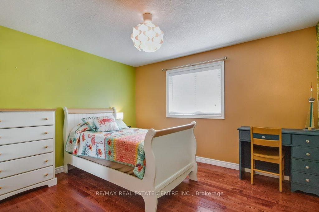 Photo 25 of 19 Apple Ridge Drive, Kitchener — HOMEH