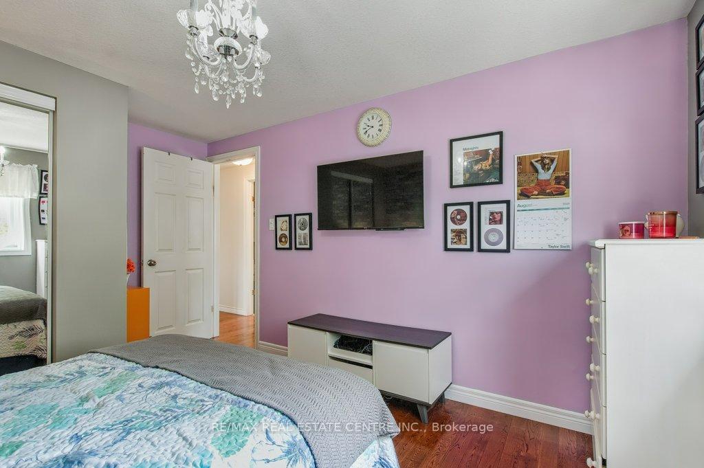 Photo 30 of 19 Apple Ridge Drive, Kitchener — HOMEH
