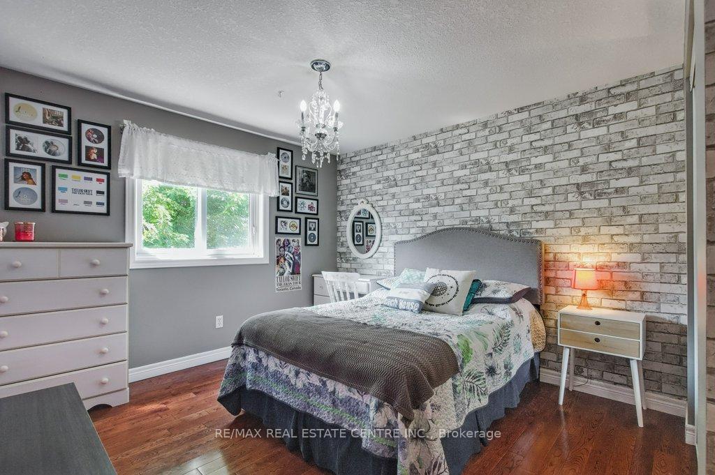 Photo 28 of 19 Apple Ridge Drive, Kitchener — HOMEH