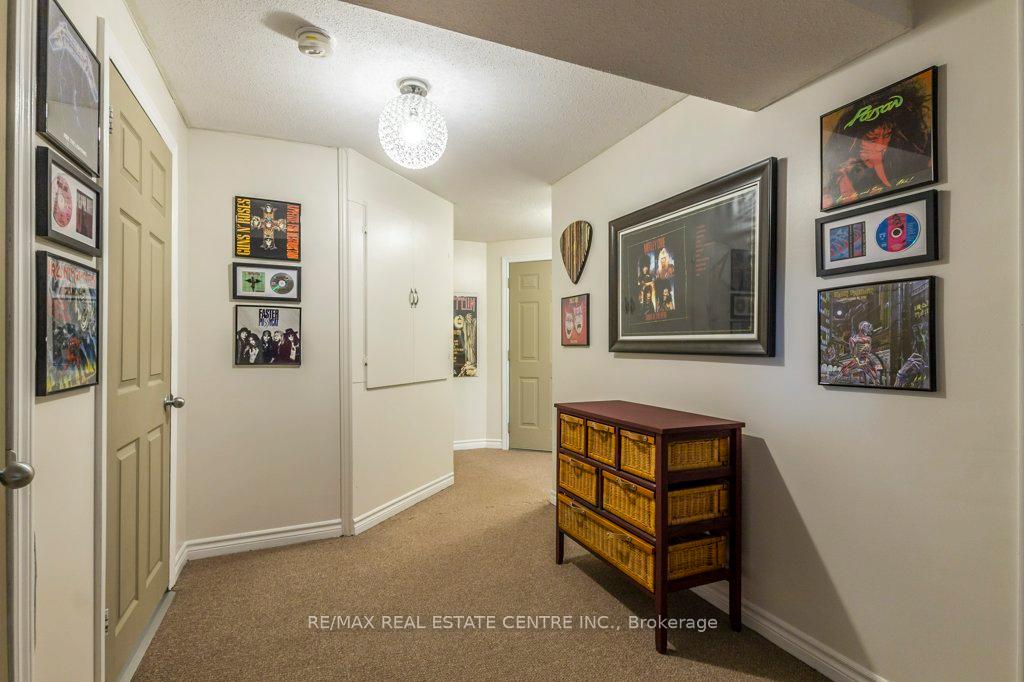 Photo 32 of 19 Apple Ridge Drive, Kitchener — HOMEH