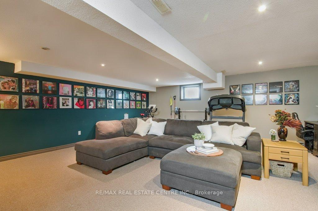 Photo 36 of 19 Apple Ridge Drive, Kitchener — HOMEH