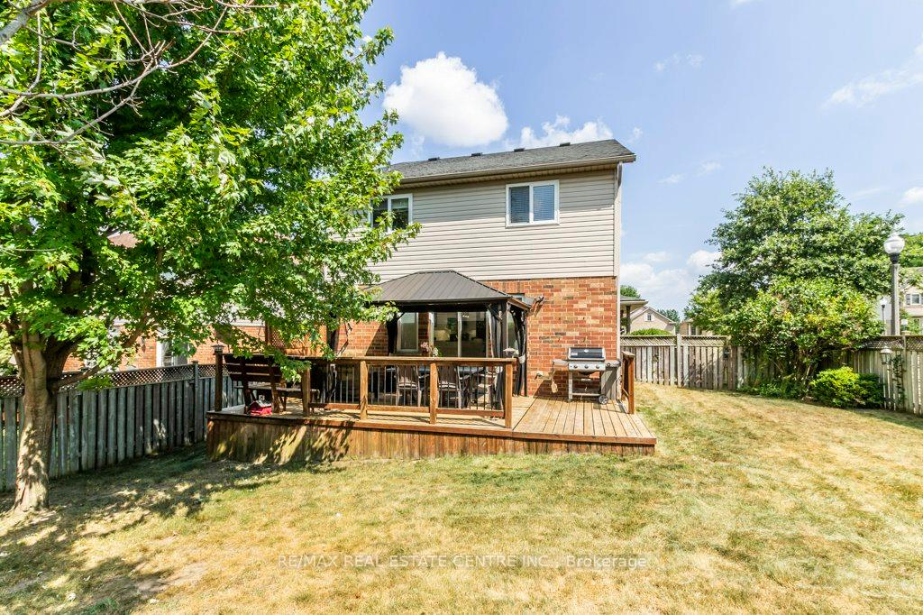 Photo 39 of 19 Apple Ridge Drive, Kitchener — HOMEH