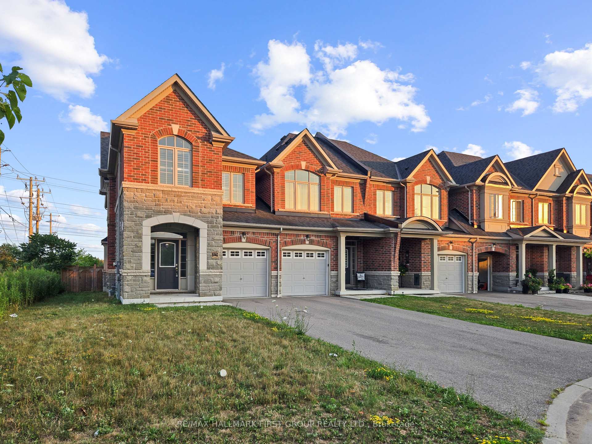 Front of 275 Shadow Place S