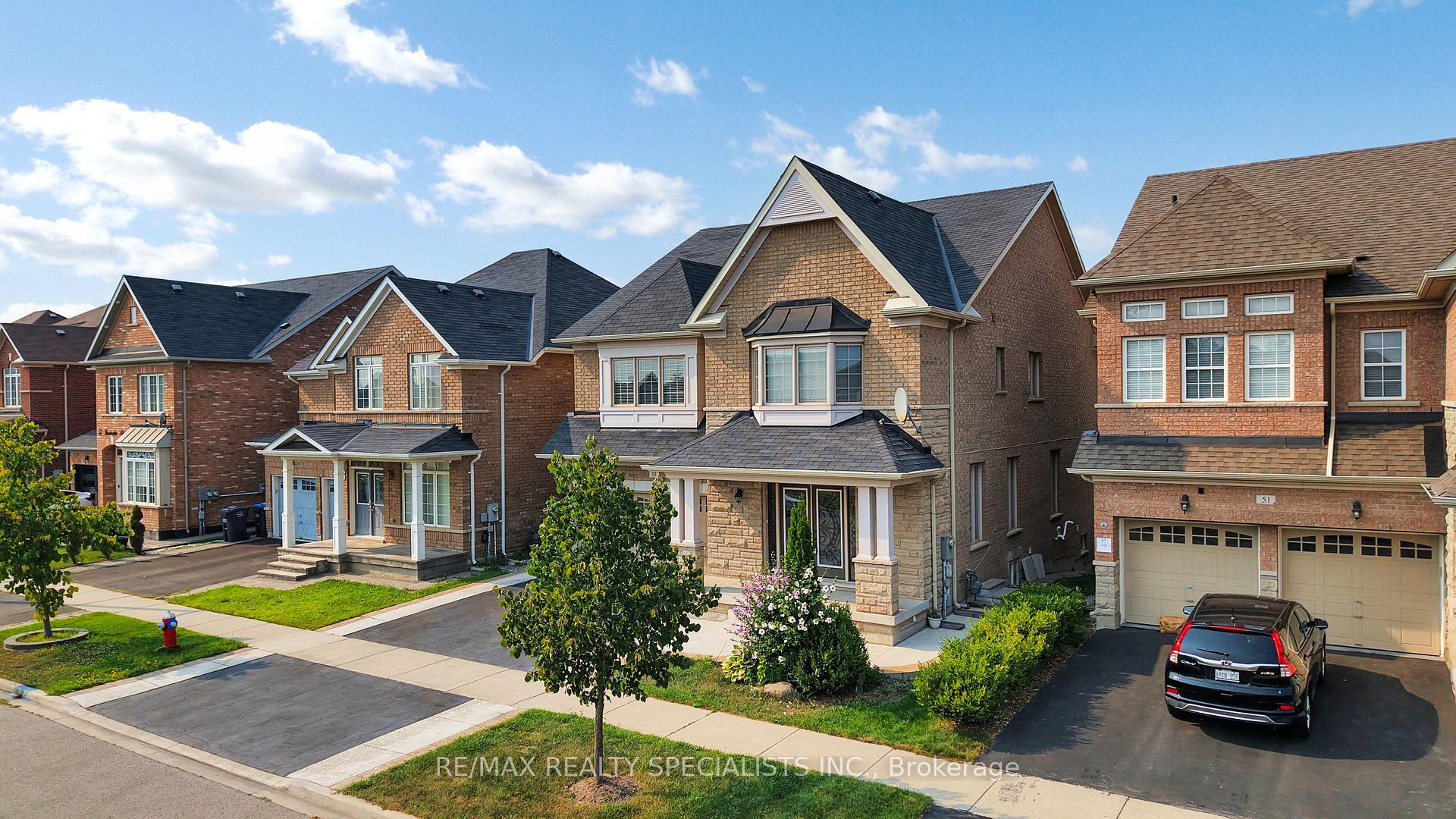 Photo 3 of 53 Heatherglen Drive, Brampton, Credit Valley — HOMEH