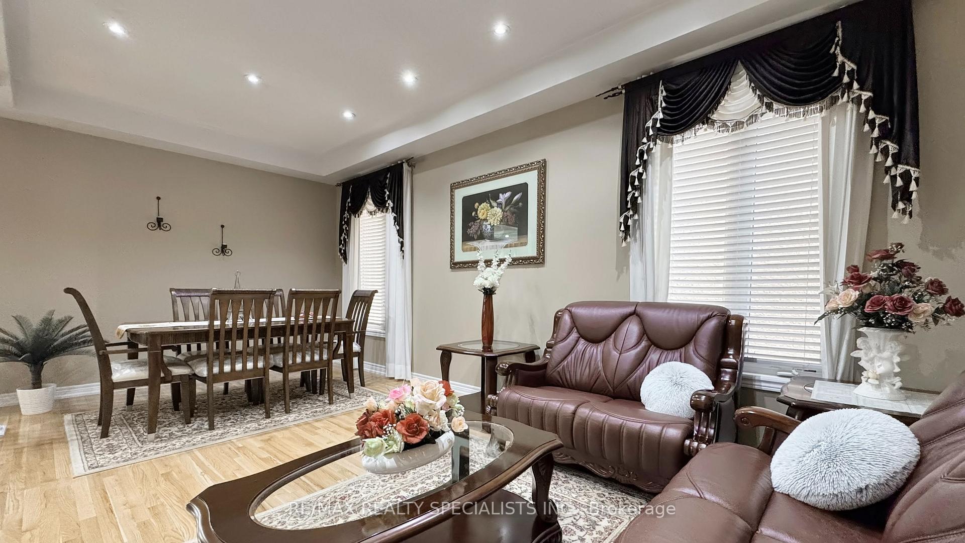 Photo 27 of 53 Heatherglen Drive, Brampton, Credit Valley — HOMEH