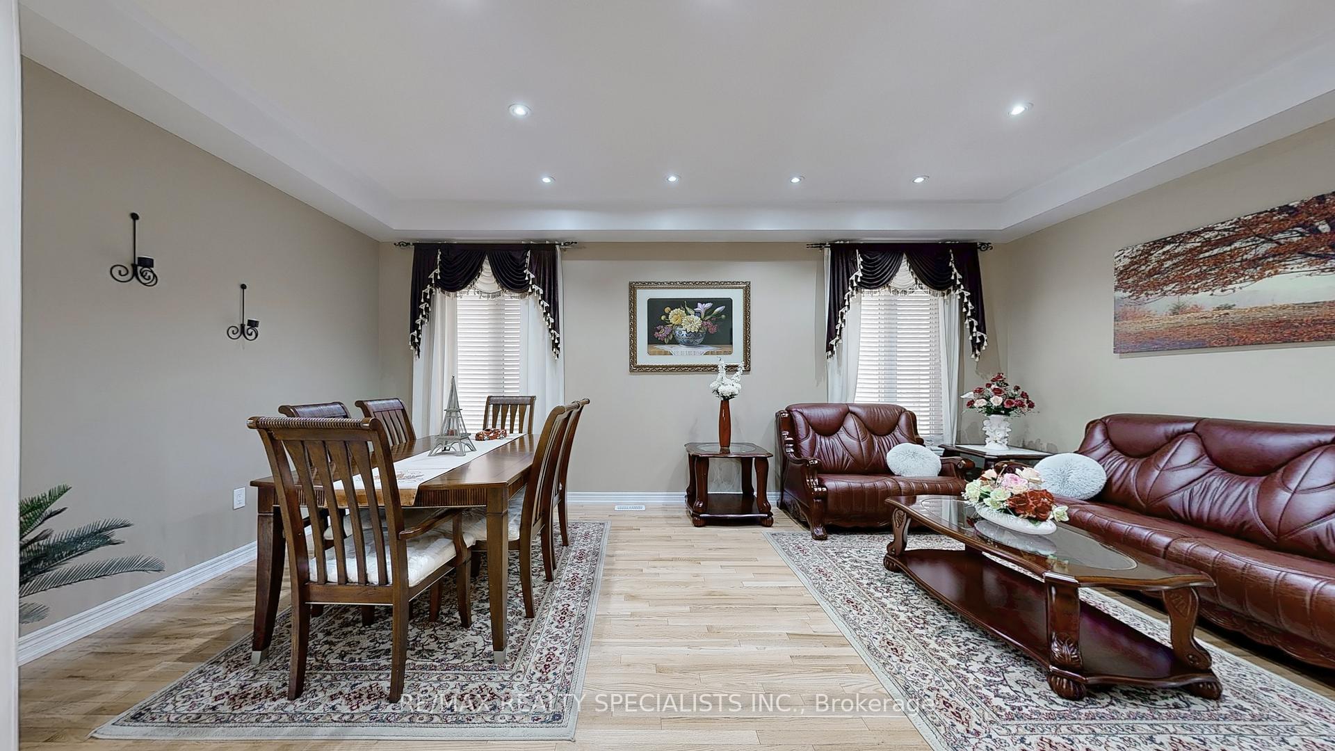 Photo 13 of 53 Heatherglen Drive, Brampton, Credit Valley — HOMEH