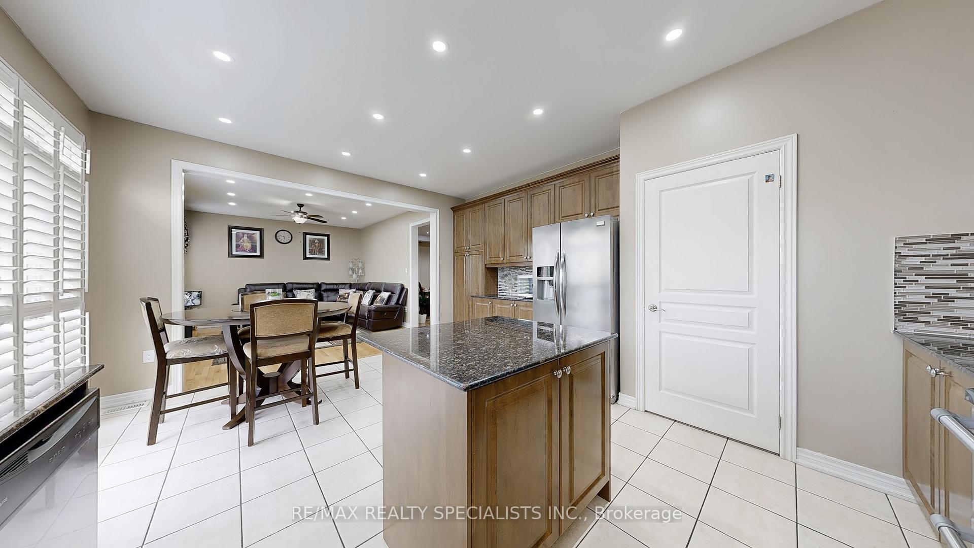 Photo 25 of 53 Heatherglen Drive, Brampton, Credit Valley — HOMEH