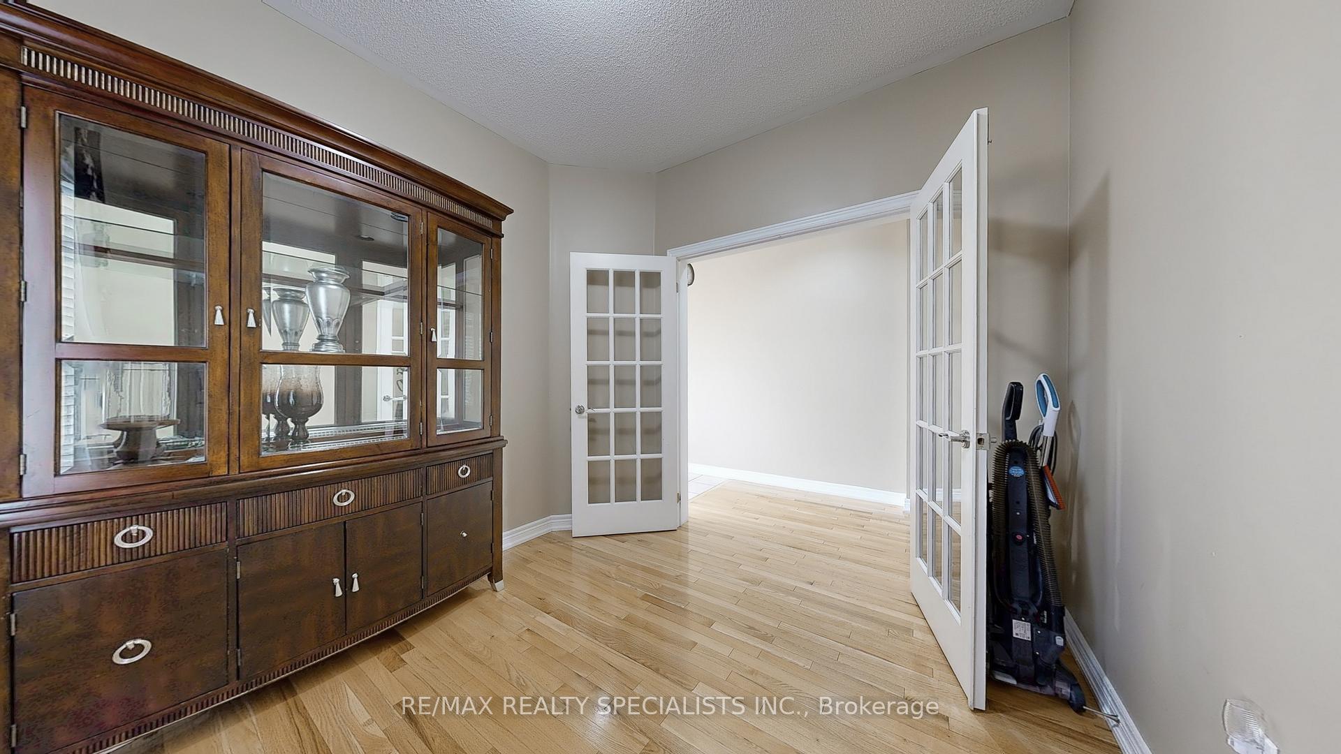 Photo 16 of 53 Heatherglen Drive, Brampton, Credit Valley — HOMEH