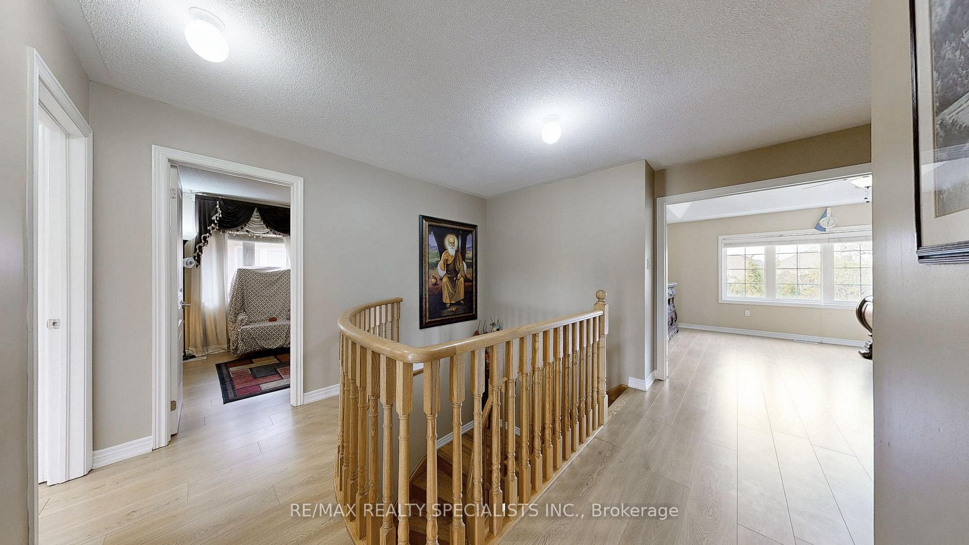 Photo 35 of 53 Heatherglen Drive, Brampton, Credit Valley — HOMEH