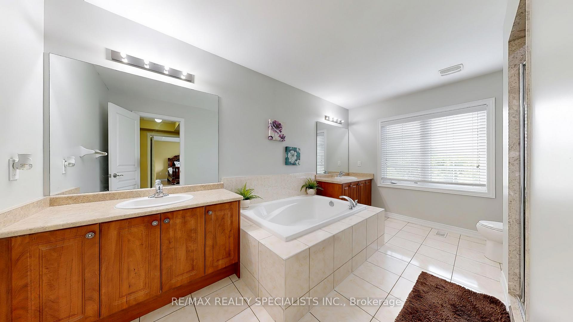 Photo 19 of 53 Heatherglen Drive, Brampton, Credit Valley — HOMEH