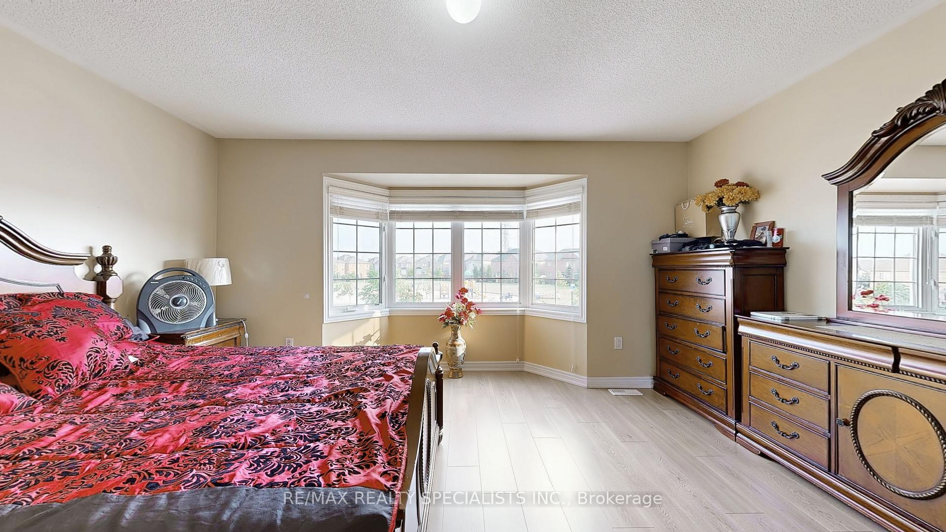 Photo 50 of 53 Heatherglen Drive, Brampton, Credit Valley — HOMEH
